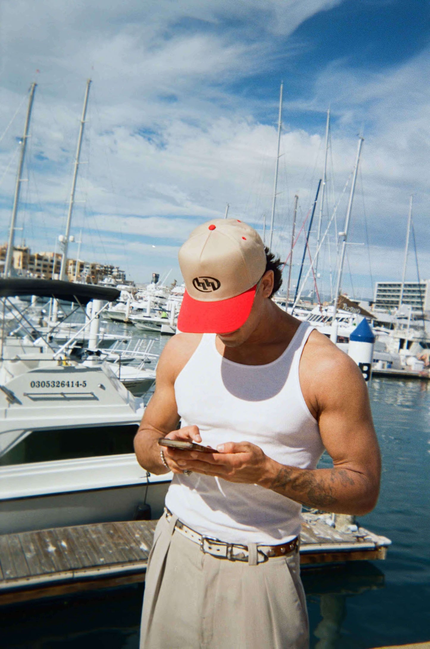 RED/BEIGE HAT